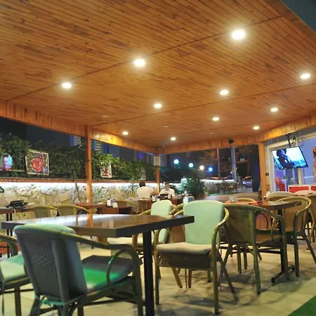 Апарт-отель Happy Homes 3*