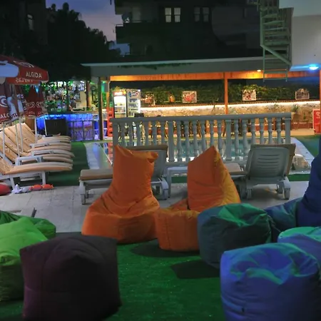 Apart-hotel Happy Homes