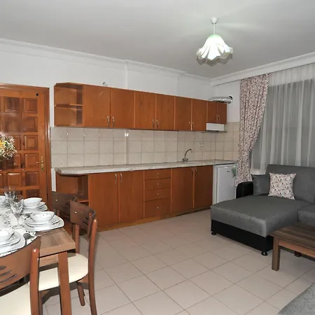 Апарт-отель Happy Homes 3*